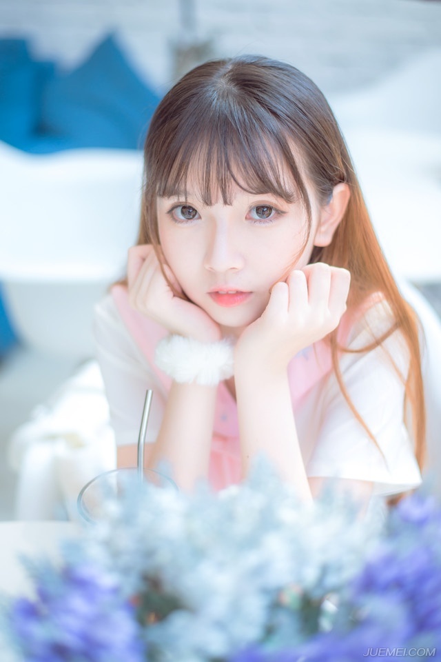 “攻！”抹了一把脸颊上渗出来的血水，吕蒙的目光瞬间变得森冷起来，没有再废话，陈到已经用他的行动告诉了吕蒙他的选择，既然找死，那边就成全你！